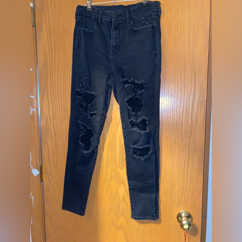 Black American Eagle ripped skinny jeans